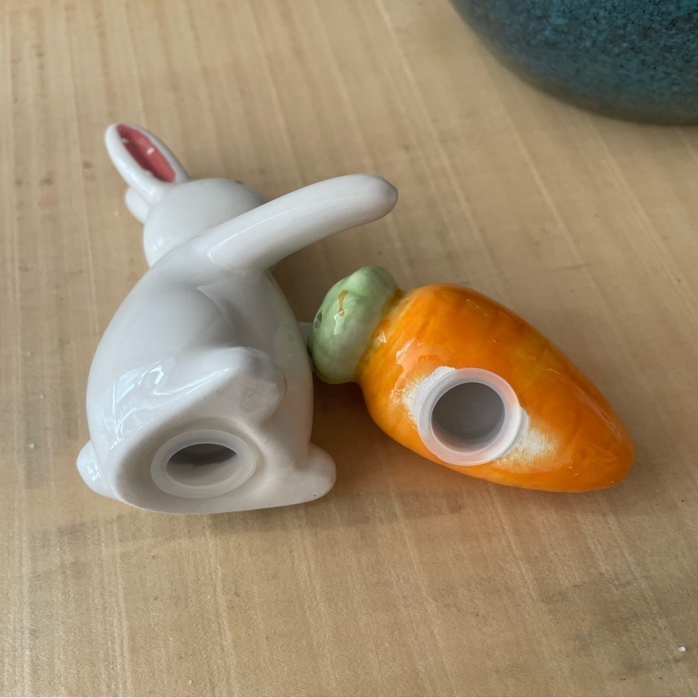 LAST CHANCE Cute Bunny Carrot Salt Pepper Shakers Stacking Kitchen Dining Decor - Picture 2 of 10